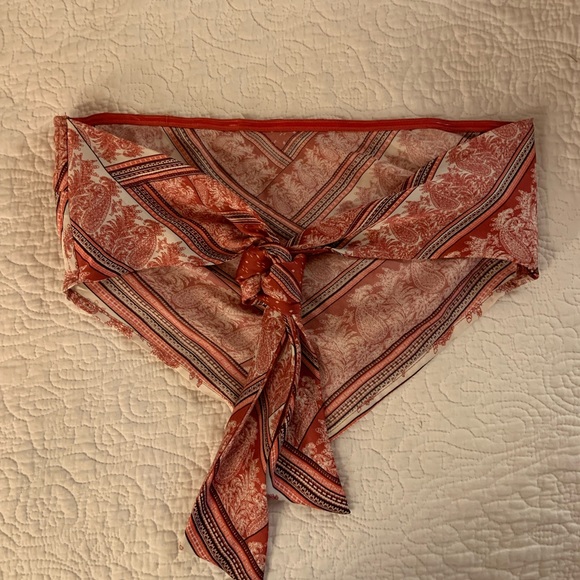 Top - Picture 2 of 3